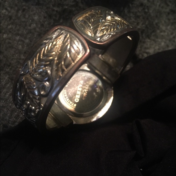 Watch - Picture 3 of 5